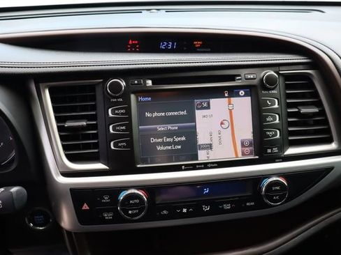 Used 2017 Toyota Highlander XLE image 35