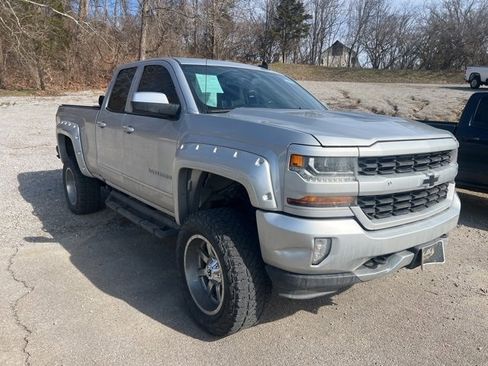 Used 2019 Chevrolet Silverado 1500 LT w/ All Star Edition image 2