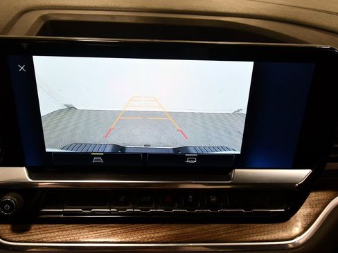 Used 2024 Chevrolet Silverado 2500 LT w/ Convenience Package image 24