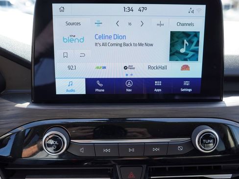 Used 2020 Ford Escape Titanium image 26