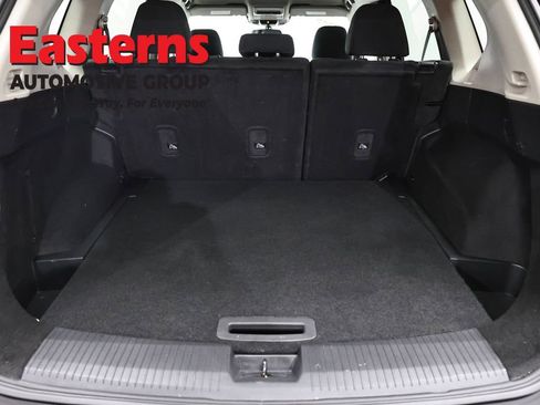 Used 2023 Nissan Rogue S AWD/4WD image 9