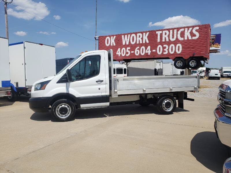 Used 2019 Ford Transit 250 138 RWD image 2