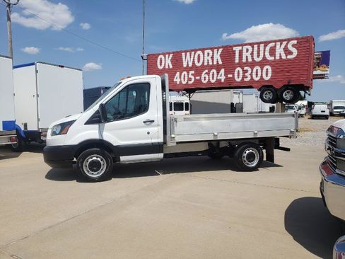 Used 2019 Ford Transit 250 138 RWD image 2