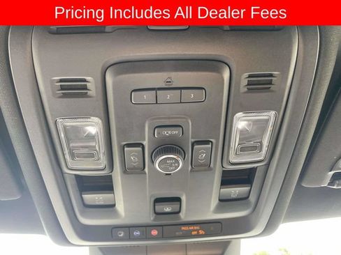 Used 2022 Cadillac Escalade Premium Luxury AWD/4WD image 29
