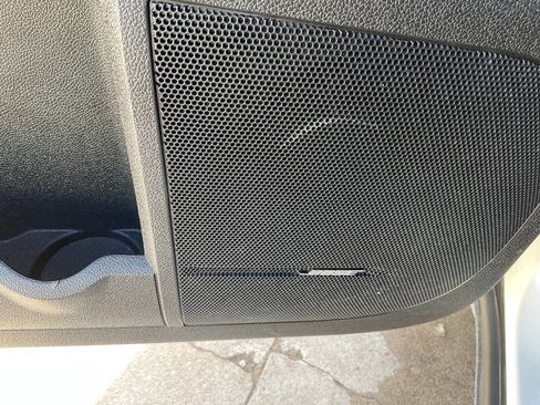 Used 2014 GMC Acadia SLT image 16