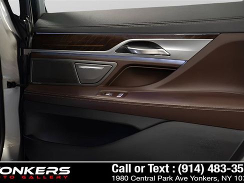 Used 2020 BMW 740i w/ M Sport Package RWD image 20