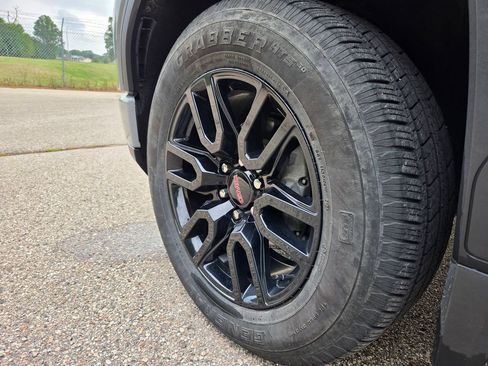 Used 2024 GMC Sierra 1500 Elevation AWD/4WD image 14