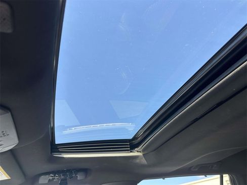 Used 2022 Toyota Highlander XSE image 19