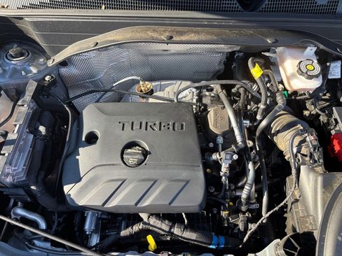 Used 2025 Chevrolet TrailBlazer LT image 30