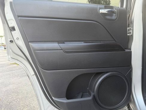 Used 2012 Jeep Compass Latitude w/ Sun/Sound Group FWD image 14