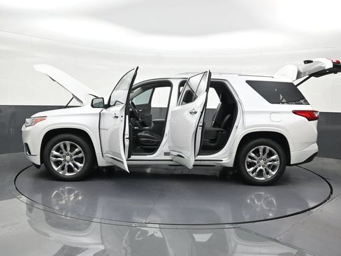 Used 2021 Chevrolet Traverse High Country FWD image 34