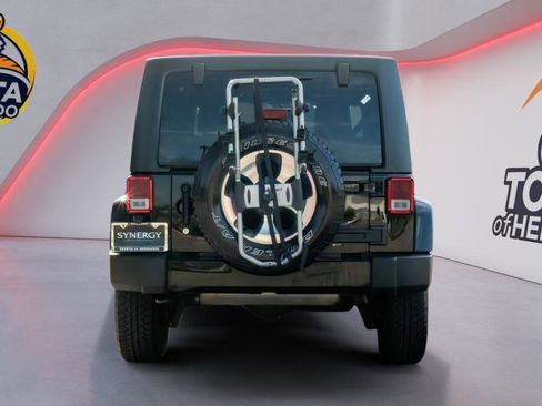 Used 2017 Jeep Wrangler Unlimited Sahara w/ Connectivity Group AWD/4WD image 6