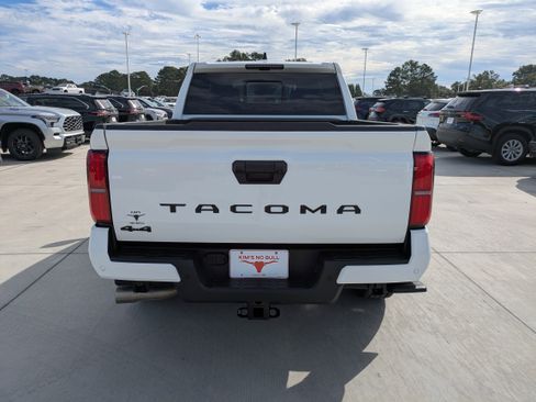 Used 2024 Toyota Tacoma TRD Sport image 6
