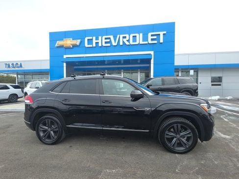 Used 2021 Volkswagen Atlas Cross Sport SE w/ Panoramic Sunroof Package image 3