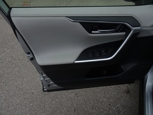 Used 2020 Toyota RAV4 Limited w/ All Weather Liner Package AWD/4WD image 13