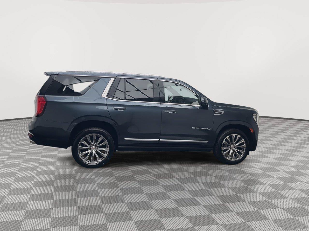 Certified 2021 GMC Yukon Denali w/ Denali Premium Package AWD/4WD image 45