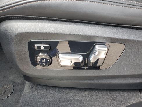 Certified 2025 BMW X7 M60i AWD/4WD image 10
