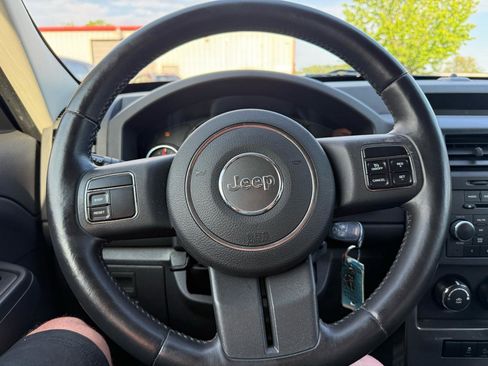 Used 2011 Jeep Liberty Sport w/ Popular Equipment Group AWD/4WD image 31