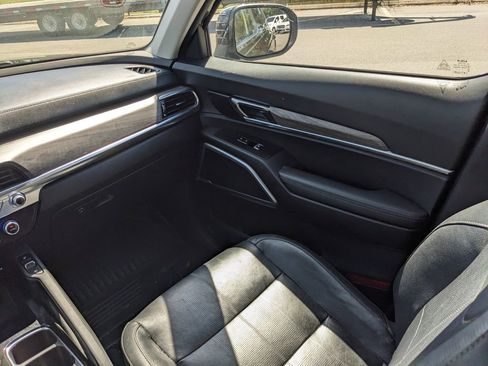 Used 2022 Kia Telluride EX w/ EX Premium Package image 16