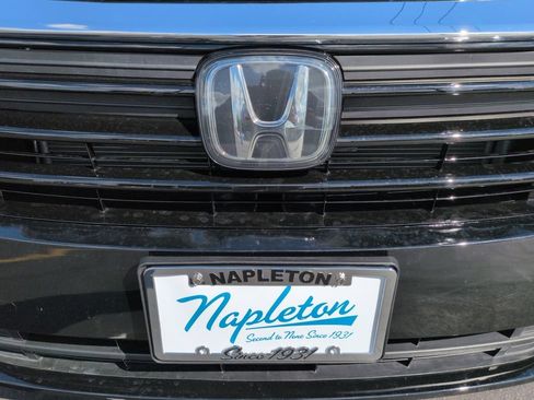 Used 2023 Honda Odyssey EX-L image 11