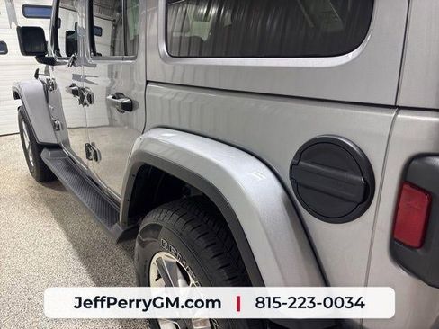 Used 2021 Jeep Wrangler Unlimited Sahara w/ Uconnect 4C Nav & Sound Group AWD/4WD image 10