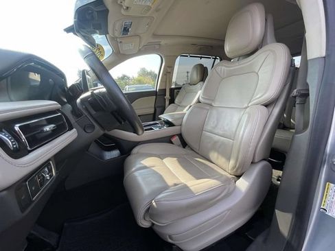 Used 2020 Lincoln Aviator Reserve w/ Equipment Group 202A AWD/4WD image 17
