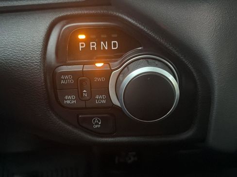 Used 2022 RAM 1500 Big Horn AWD/4WD image 9