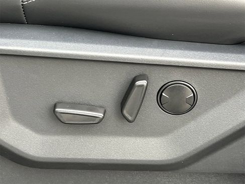 New 2025 Ford Expedition Max Platinum w/ Driver's Package image 19