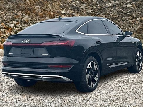 Used 2022 Audi e-tron Premium Plus w/ Premium Plus Package image 2