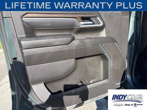 Used 2025 Chevrolet Silverado 2500 LT w/ Trail Boss Package AWD/4WD image 8