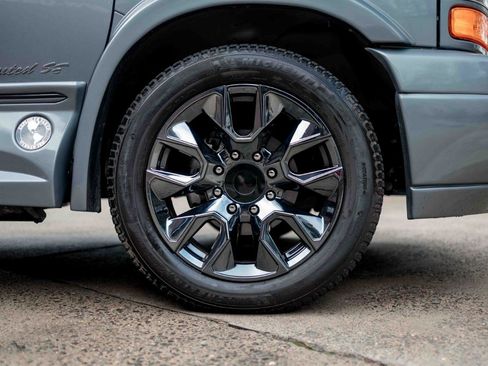 Used 2023 Chevrolet Express 2500 image 85