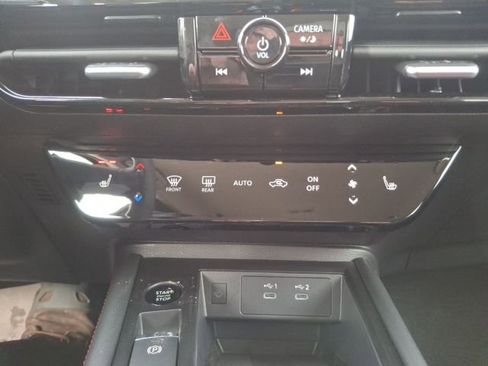 New 2026 Nissan Kicks SR w/ Cold Weather Package image 20