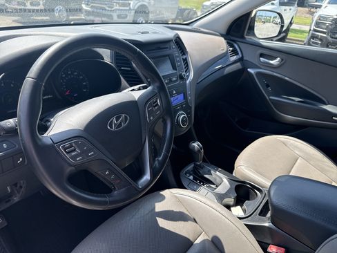 Used 2016 Hyundai Santa Fe SE w/ Option Group 02 FWD image 24