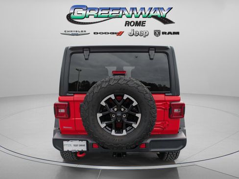 Used 2025 Jeep Wrangler Unlimited Rubicon image 3