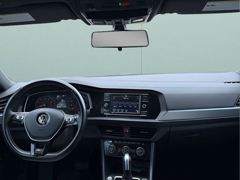 Used 2021 Volkswagen Jetta SE FWD image 17