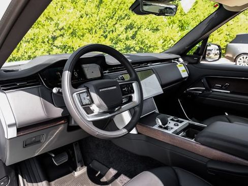 New 2027 Land Rover Range Rover Long Wheelbase SE AWD/4WD image 3