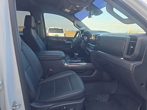Used 2024 Chevrolet Silverado 1500 LTZ image 25