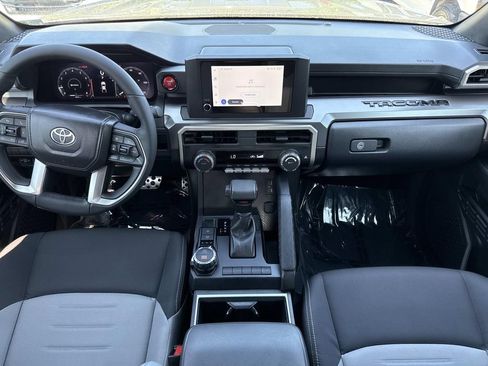 Used 2025 Toyota Tacoma TRD Sport AWD/4WD image 20