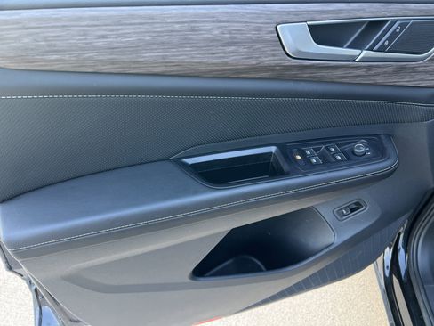 Certified 2025 Volkswagen Atlas SEL image 13