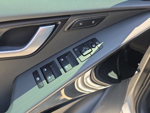 New 2026 Kia Niro FWD image 20