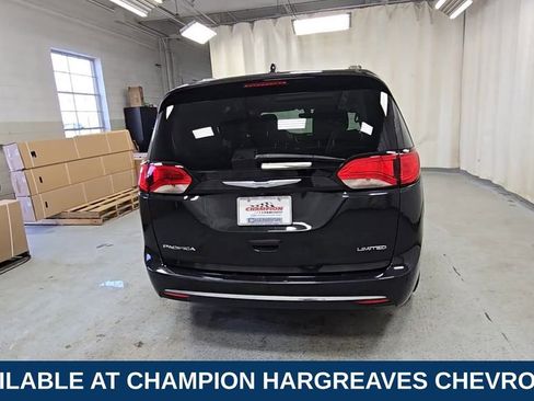Used 2020 Chrysler Pacifica Limited w/ Tire & Wheel Group image 10