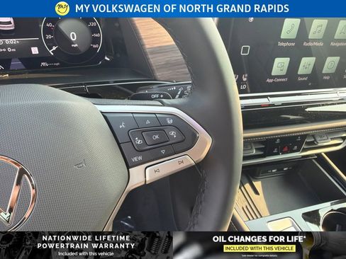 New 2026 Volkswagen Atlas SEL Premium R-Line AWD/4WD image 13