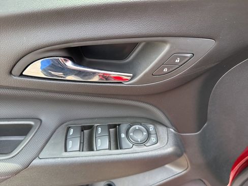 Used 2023 Chevrolet Equinox RS w/ RS Leather Package image 24