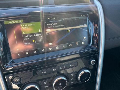 Used 2017 Land Rover Discovery HSE image 33