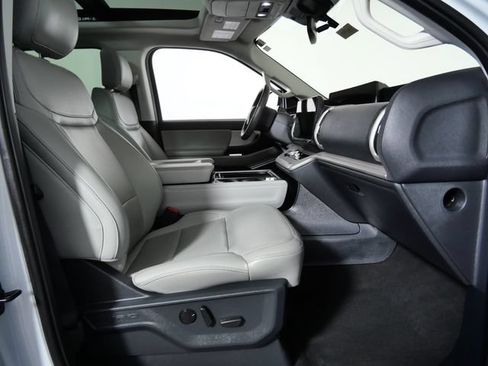 Certified 2025 Ford Expedition Max Active AWD/4WD image 10