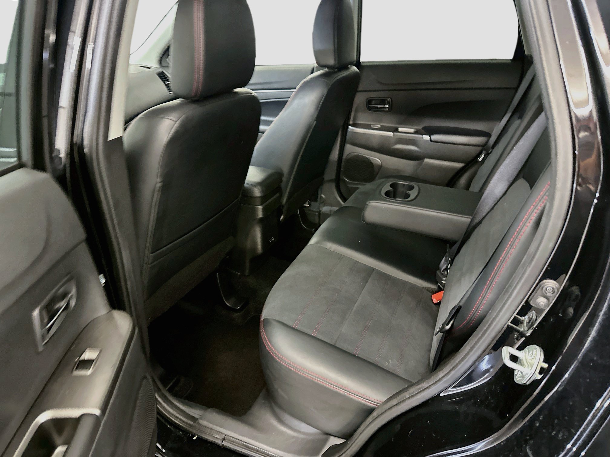 Used 2024 Mitsubishi Outlander Sport AWD image 28