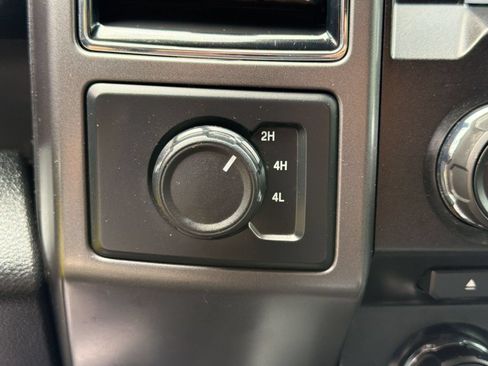 Used 2018 Ford F150 XLT w/ Equipment Group 302A Luxury AWD/4WD image 17