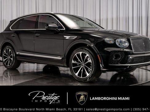 Used 2022 Bentley Bentayga image 1