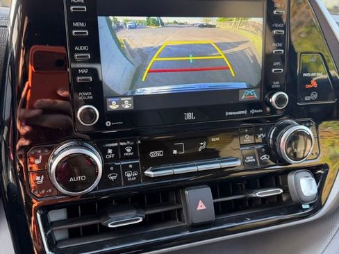 Used 2021 Toyota Highlander Limited AWD/4WD image 20