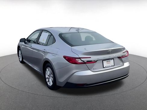 Used 2025 Toyota Camry LE image 11